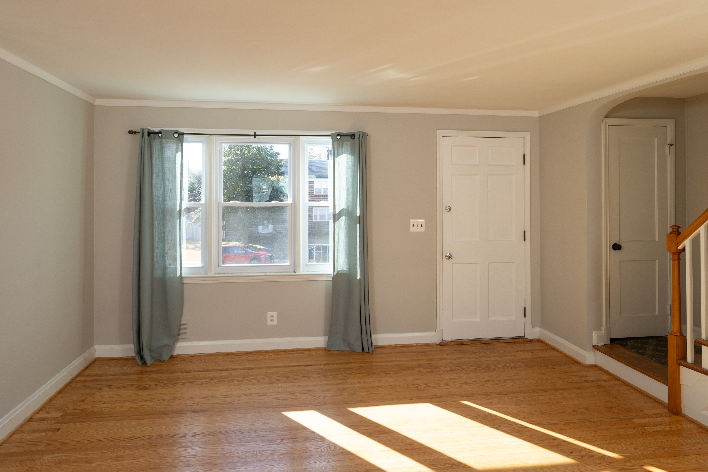 209 Medwick Garth East — Unit 1 — photo 2