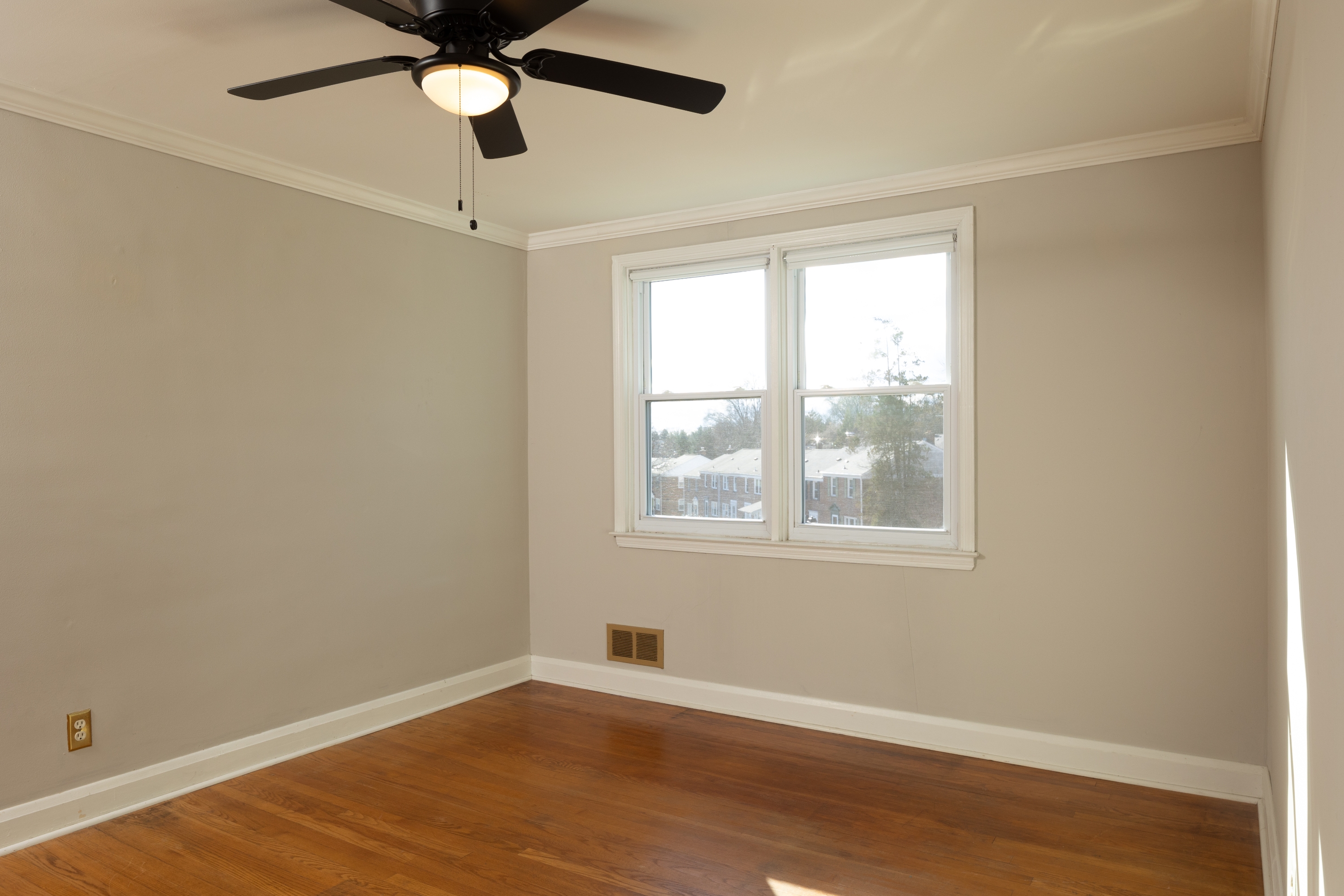 209 Medwick Garth East — Unit 1 — photo 7