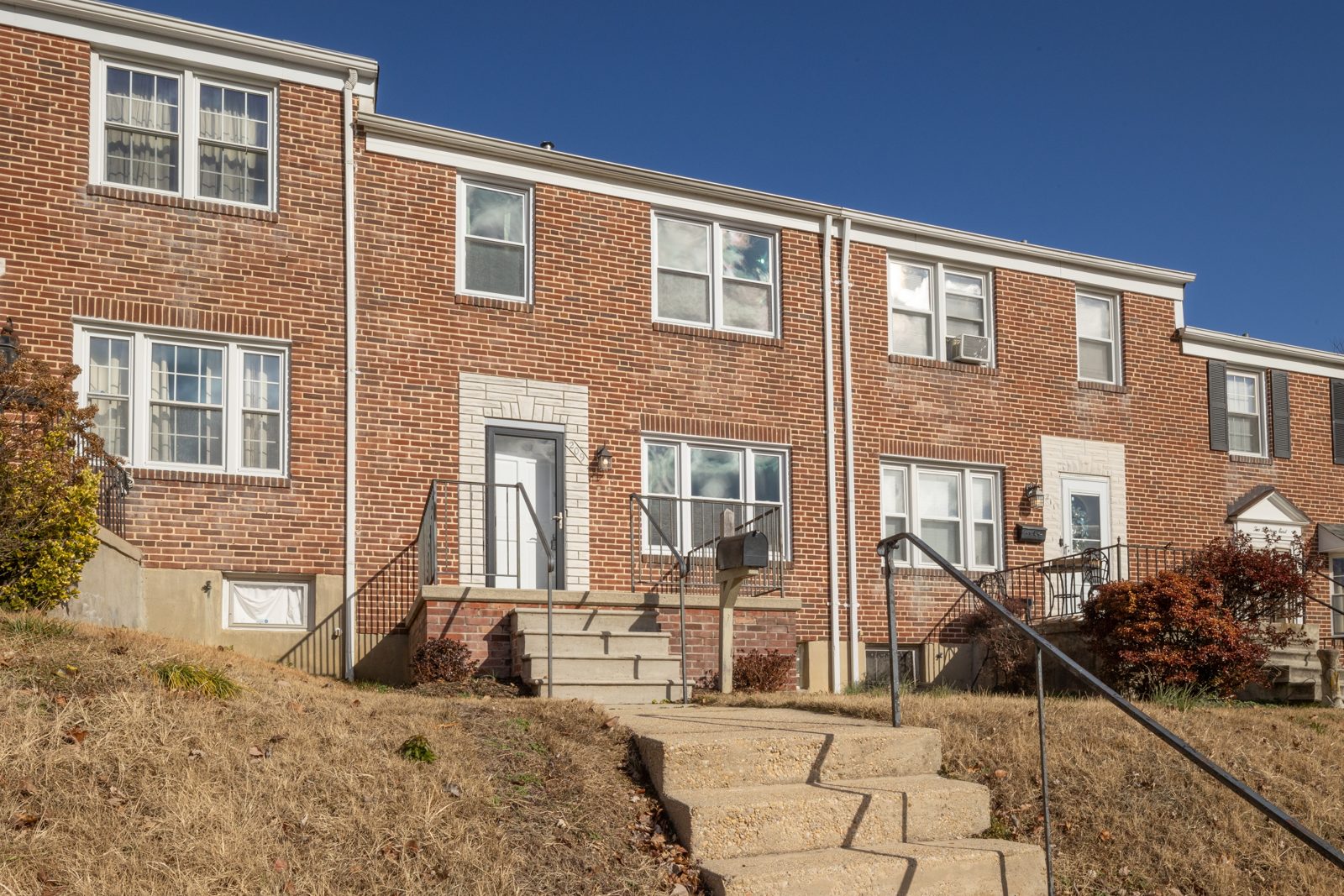 209 Medwick Garth East — space 1