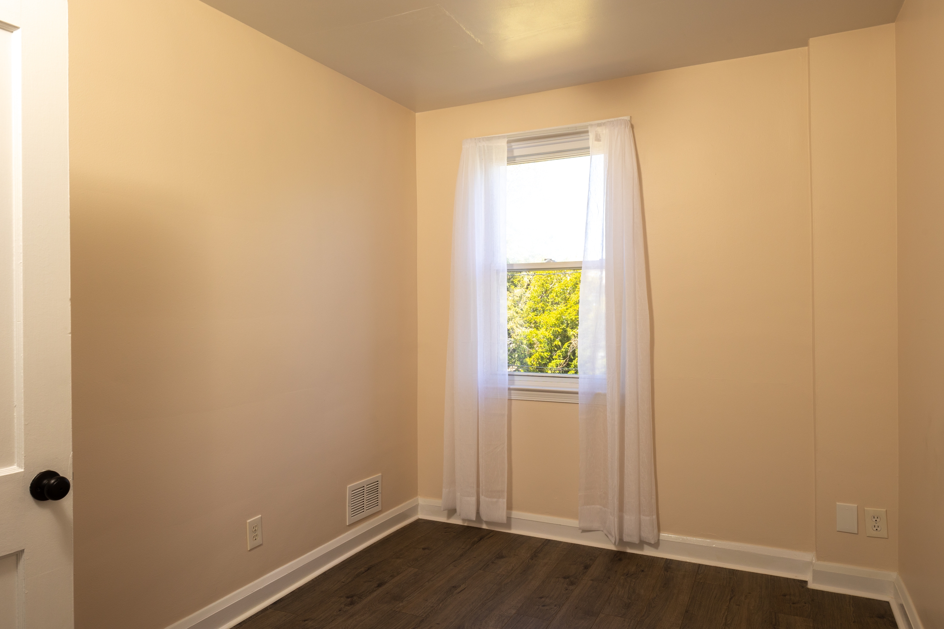 201 Medwick Garth East — Unit 1 — photo 10